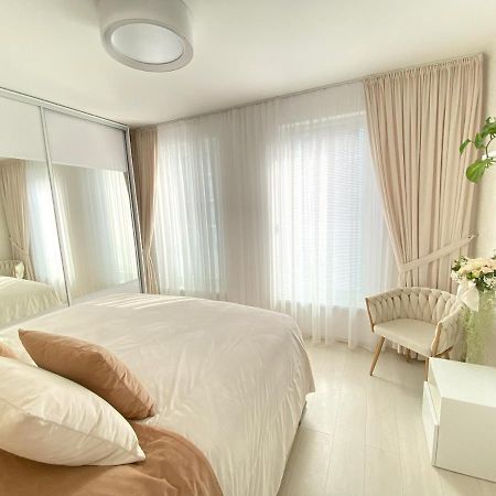 Die Eleganz - Apartment Near The City Center With Free Parking Bratislava Exterior photo