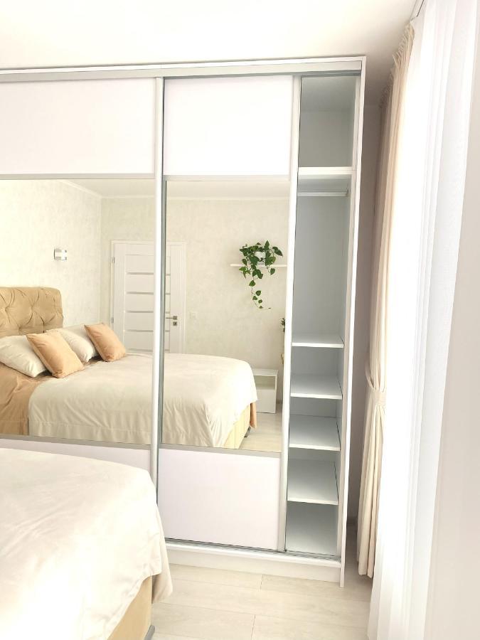 Die Eleganz - Apartment Near The City Center With Free Parking Bratislava Exterior photo