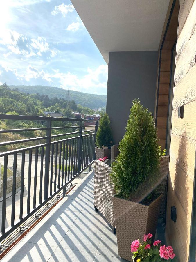 Die Eleganz - Apartment Near The City Center With Free Parking Bratislava Exterior photo