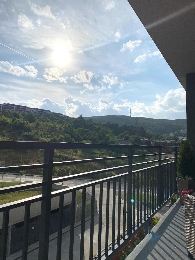 Die Eleganz - Apartment Near The City Center With Free Parking Bratislava Exterior photo